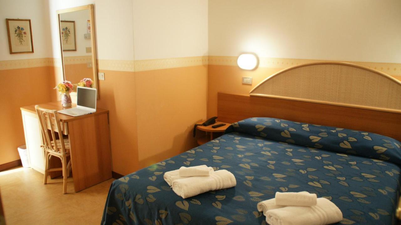 Hotel Verudella Rimini Exterior photo
