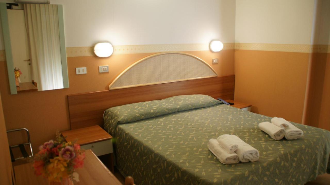 Hotel Verudella Rimini Exterior photo