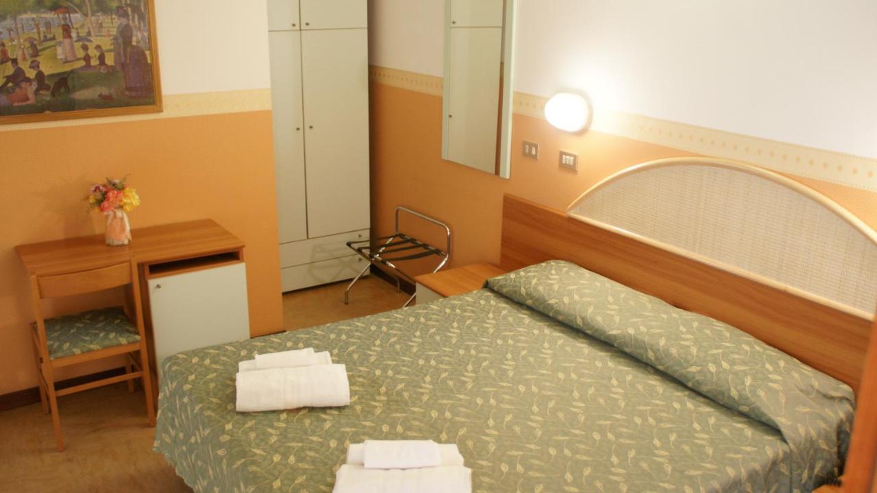 Hotel Verudella Rimini Exterior photo